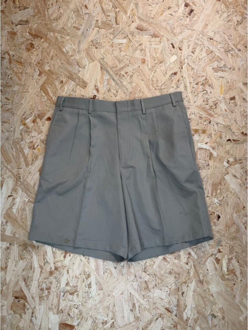 Geoffrey Beene Mens Pleated Dress Shorts Size 36 Gray Polyester Casual